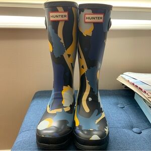 Hunter Black and Blue Rain Boots NEW